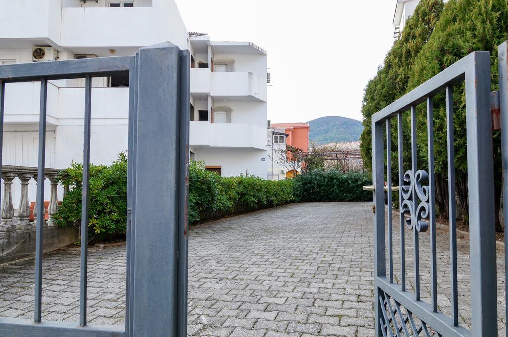 Guest House Heart Of Budva Exterior photo